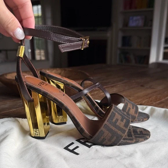 Fendi
FF 95MM Traced Heel Sandals - Picture 7 of 7